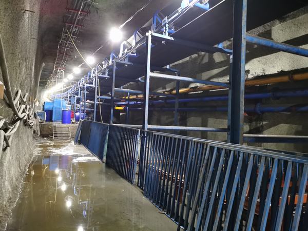 陜煤建設(shè)韓城分公司安裝六項目部高質(zhì)量完成山西晉神沙坪煤礦13#煤主運大巷皮帶機安裝工程