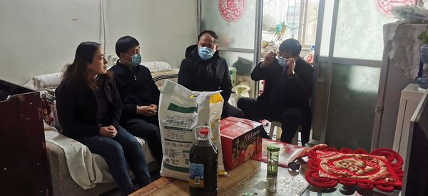 公司領(lǐng)導走訪慰問一線困難職工