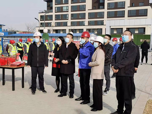 空港新城管理委員會(huì)副主任胡新建走訪慰問空港PPP項(xiàng)目就地過年職工