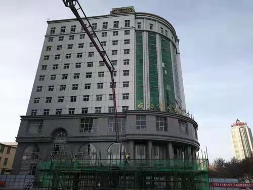 住建局南廣場(chǎng)地下停車場(chǎng)主體結(jié)構(gòu)順利封頂