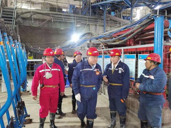 延能集團黨委副書記、總經(jīng)理李斌一行赴陜煤建設(shè)礦建二公司車村項目部調(diào)研