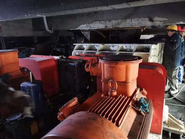 陜煤建設(shè)洗選煤運營公司第二項目部胡家河礦動篩車間精煤破碎機拆除安裝工程順利完工