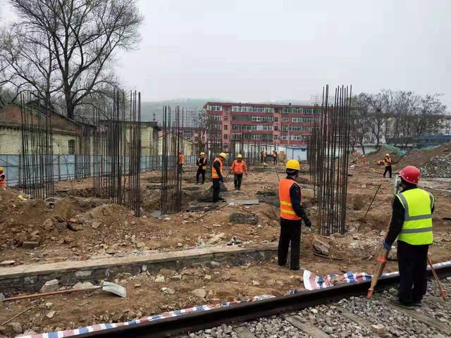 鐵運分公司機車維修中心培訓(xùn)基地工程項目綜合樓順利完成樁基礎(chǔ)驗收