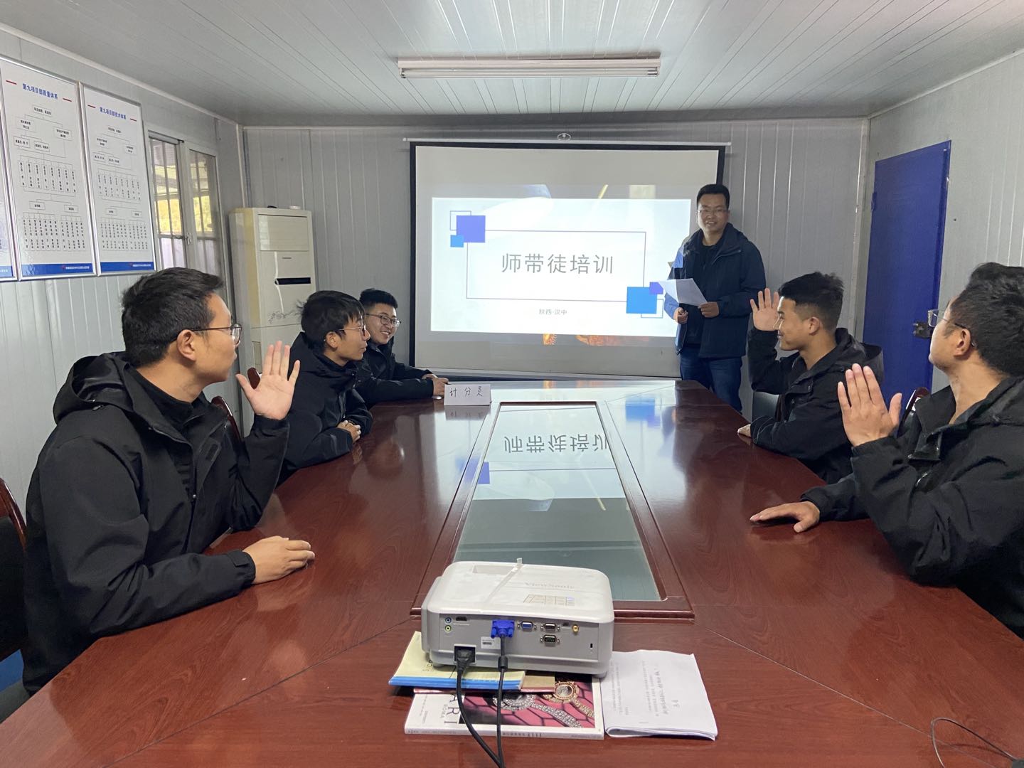 陜煤建設(shè)漢中分公司多種形式豐富“師帶徒”活動內(nèi)涵