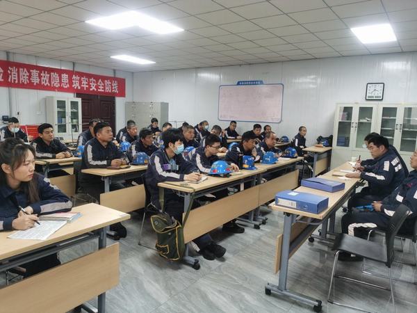 陜煤建設(shè)洗選煤運(yùn)營(yíng)公司紅柳林洗煤廠項(xiàng)目部：班前會(huì)“六步法”，筑牢首道安全防線