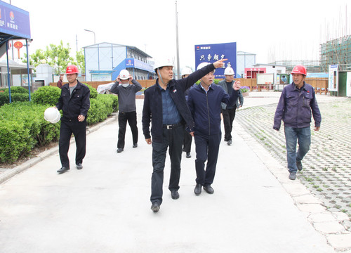 侯本英深入山水逸境小區(qū)、老城改造項(xiàng)目調(diào)研指導(dǎo)工作