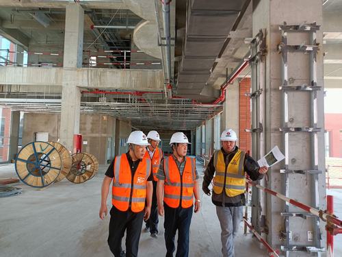 陜煤建設(shè)銅煤公司十六項目部創(chuàng)建綠色示范工程迎來省級建筑業(yè)協(xié)會驗收