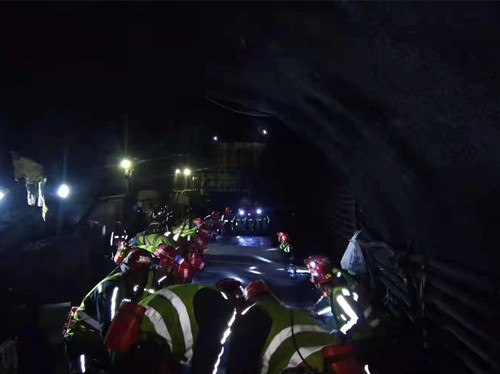 陜煤建設(shè)機(jī)電安裝公司小保當(dāng)項目部搶抓工期不放松