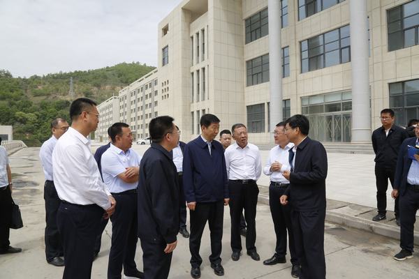 陜西省委常委、延安市委書記趙剛一行蒞臨陜煤建設礦建二公司車村項目部檢查指導工作