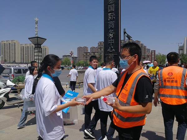 建設(shè)集團(tuán)科創(chuàng)新城市政一期工程N(yùn)1項(xiàng)目 暖心行動(dòng)助力“趕考生”