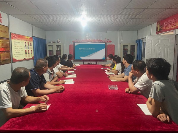 炎炎夏日送清涼 點(diǎn)滴關(guān)懷暖人心