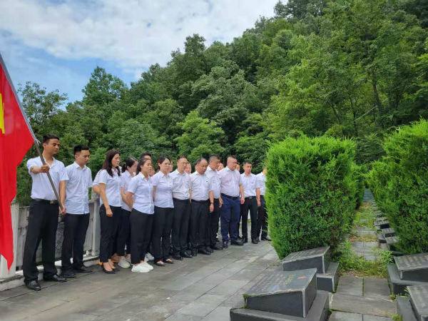 陜煤建設(shè)漢中分公司赴川陜革命根據(jù)地鎮(zhèn)巴紅色文化教育基地開展紅色教育活動