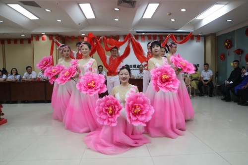 陜煤建設(shè)路橋分公司開(kāi)展“凝心聚力跟黨走 砥礪奮進(jìn)譜華章”職工文藝匯演活動(dòng)