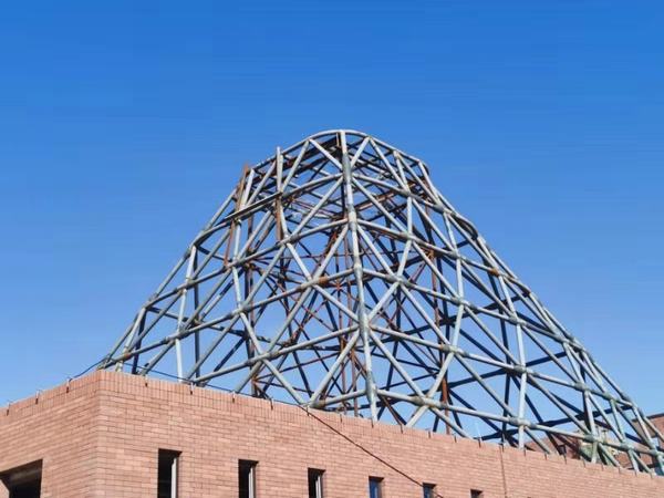 陜煤建設銅煤公司第十六項目部舉行廠前區(qū)職工活動中心工程鋼結(jié)構(gòu)主體完成儀式