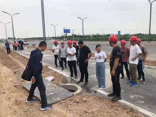 秦漢新城基建公司聯(lián)合檢查組蒞臨陜煤建設(shè)路橋分公司漢風(fēng)五路項目部檢查指導(dǎo)工作