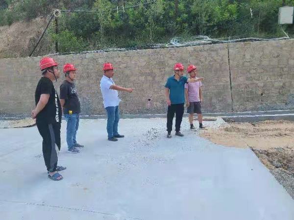 陜煤建設(shè)礦建二公司各項(xiàng)目部開展汛期安全大檢查