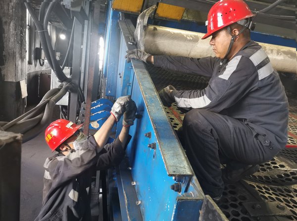 陜煤建設(shè)洗選煤運(yùn)營(yíng)公司澄合山陽運(yùn)營(yíng)項(xiàng)目部：伏天“烤”驗(yàn)不斷 “汗”衛(wèi)運(yùn)維安全