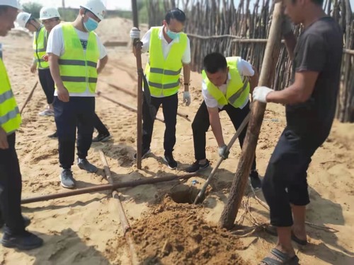 陜煤建設(shè)路橋分公司靖神鐵路項目勇闖“征遷關(guān)”攻克“攔路虎”