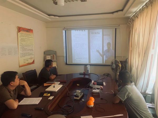 陜煤建設(shè)天工公司土建第二黨支部開展“傳承紅色家風(fēng)、涵養(yǎng)初心使命”主題黨日活動(dòng)