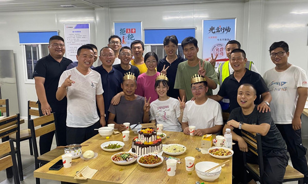陜煤建設(shè)咸陽分公司項目部集體過生日，親情化管理“放光芒”