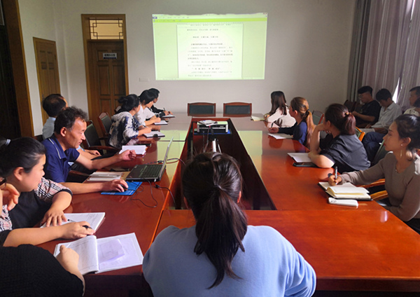 陜煤建設(shè)礦建三公司開展“轉(zhuǎn)變作風(fēng)抓落實(shí)”學(xué)習(xí)研討會(huì)