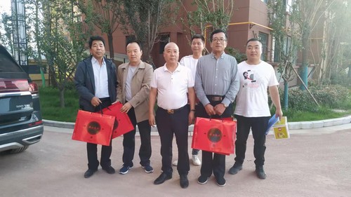 建設(shè)集團(tuán)大秦置業(yè)公司：關(guān)懷一線(xiàn) 情暖中秋