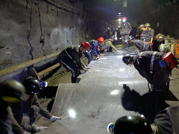 陜煤建設(shè)澄合分公司第三安裝隊打贏孟村礦試運行皮帶安裝“攻堅戰(zhàn)”