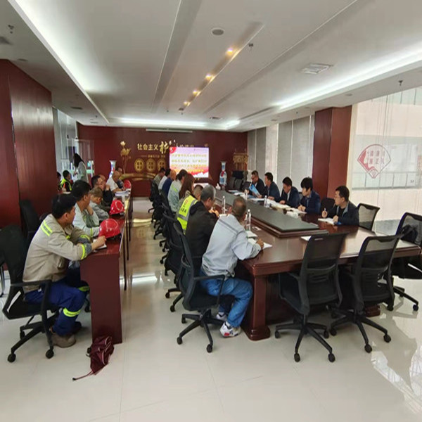 陜煤建設(shè)咸陽分公司承建的富平改擴(kuò)建60萬噸/年水泥立磨粉磨系統(tǒng)項目試生產(chǎn)、質(zhì)量驗收順利通過驗收