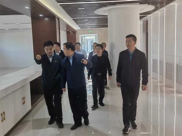 陜煤集團(tuán)陜西鐵路物流集團(tuán)黨委書記、董事長趙國智蒞臨靖神鐵路孟家灣站機(jī)輛中心檢查指導(dǎo)工作