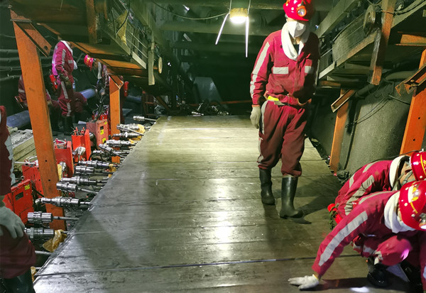 陜煤建設(shè)機(jī)電安裝公司曹家灘項(xiàng)目部圓滿完成大檢修任務(wù)