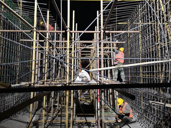 陜煤建設(shè)銅煤公司第六項(xiàng)目部晝夜奮戰(zhàn)，打響進(jìn)度保證攻堅(jiān)戰(zhàn)