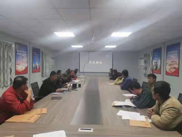 陜煤建設(shè)礦建二公司各項(xiàng)目部組織開(kāi)展法制宣傳咨詢活動(dòng)