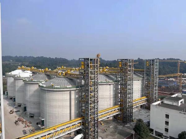 陜煤建設(shè)銅煤公司承建的中央儲(chǔ)備糧四川項(xiàng)目順利通過(guò)竣工驗(yàn)收