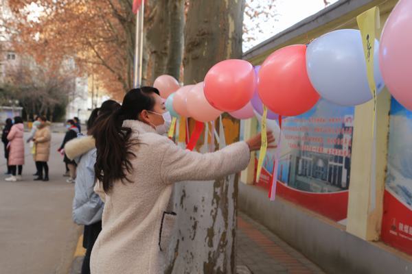 陜煤建設(shè)銅煤公司開展“歡樂迎新年，趣味猜燈謎”活動