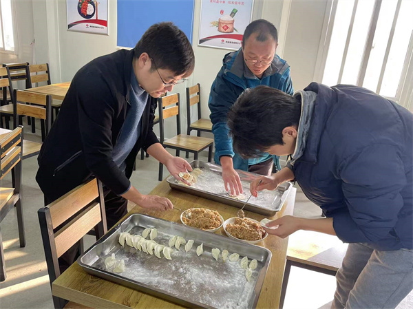 堅(jiān)守項(xiàng)目現(xiàn)場(chǎng)，別樣溫暖瞬間