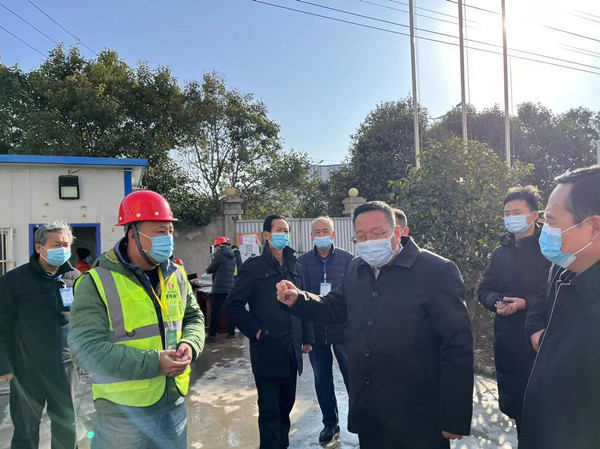 咸陽市副市長王靖一行蒞臨涇陽縣西城保障房小區(qū)項目調(diào)研指導工作