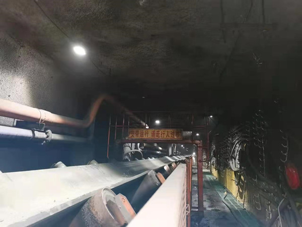 陜煤建設(shè)機(jī)電安裝公司曹家灘項目部順利完成122110順槽皮帶運營項目