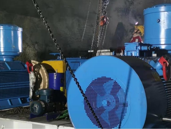 陜煤建設(shè)機(jī)電安裝公司順利完成曹家灘礦井122110主運順槽機(jī)頭破碎機(jī)安裝工程