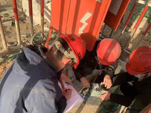 陜煤建設(shè)韓城分公司土建十二項目部“三從嚴(yán)一加強(qiáng)”把牢“安全關(guān)”