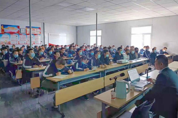 陜煤建設(shè)洗選煤運(yùn)營(yíng)公司深入開(kāi)展全員安全生產(chǎn)“大學(xué)習(xí)、大培訓(xùn)”