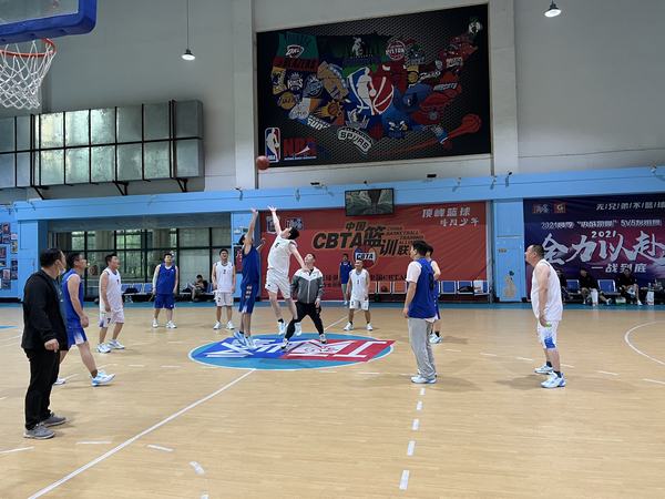 陜煤建設(shè)銅煤公司：以球會(huì)友，“籃”不住我們的熱愛(ài)