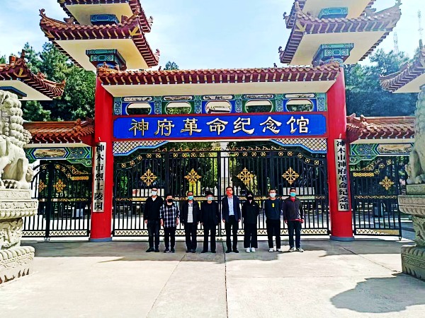 陜煤建設(shè)澄合分公司第十二項目部扎實開展“走進革命老區(qū) 汲取奮進力量”五四主題團日活動