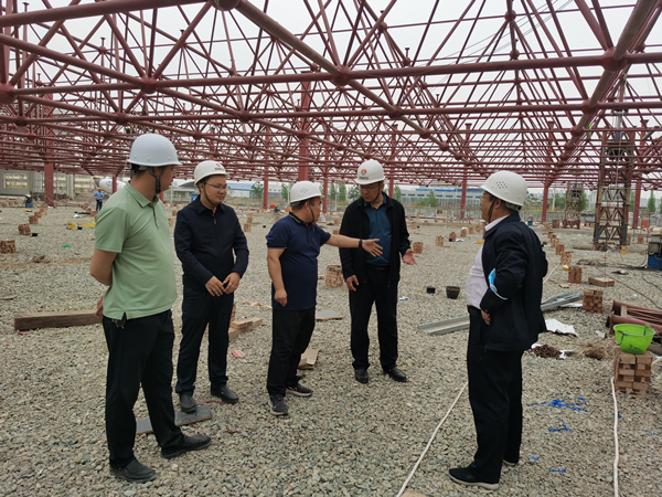 陜煤建設(shè)漢中分公司赴渭南開沃新能源汽車基地項目對標鋼網(wǎng)架頂升技術(shù)