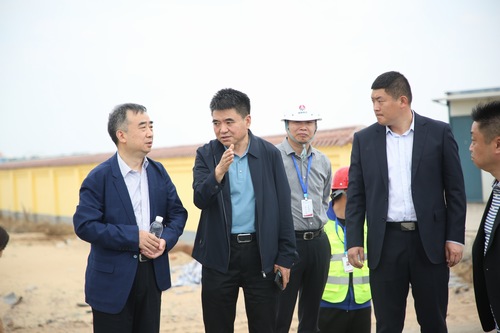 陜煤運銷集團黨委書記、董事長楊科生一行蒞臨榆陽煤炭物流園區(qū)項目檢查指導工作