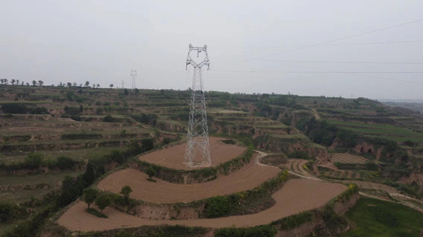 陜煤建設(shè)機電安裝公司10萬千瓦光伏項目110kv外送線路全線貫通