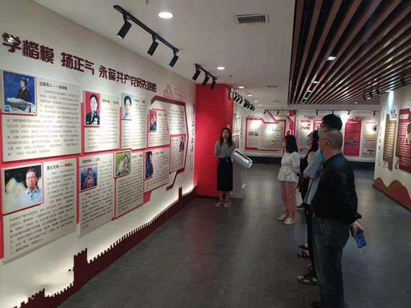 陜煤建設(shè)渭南分公司第五項(xiàng)目部開(kāi)展參觀學(xué)習(xí)活動(dòng)加強(qiáng)廉潔教育