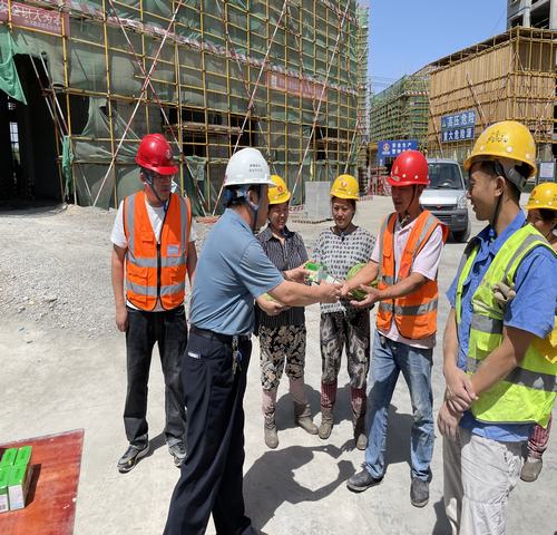 陜煤建設西北分公司開展“高溫慰問送清涼，情系基層暖人心”活動