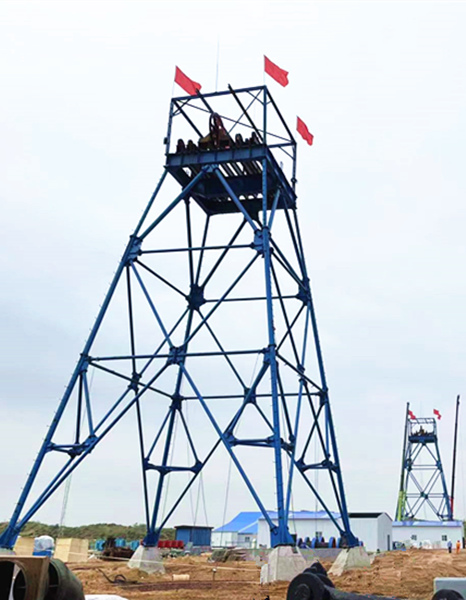 陜煤建設(shè)礦建三公司高效完成小保當(dāng)?shù)V井進回風(fēng)立井井架組立工程