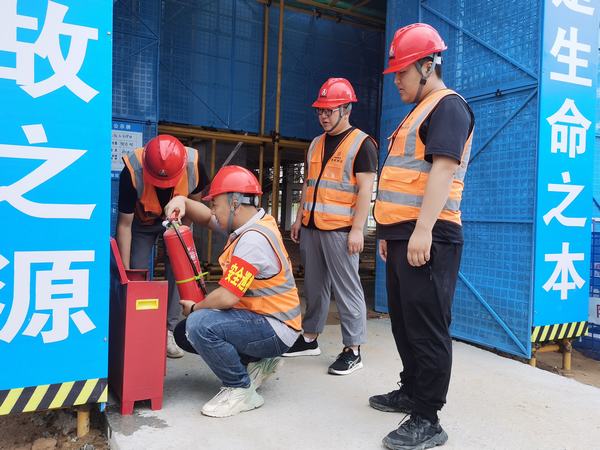 建設(shè)集團(tuán)直屬第七項目部開展“人人都是安全員”崗位體驗活動