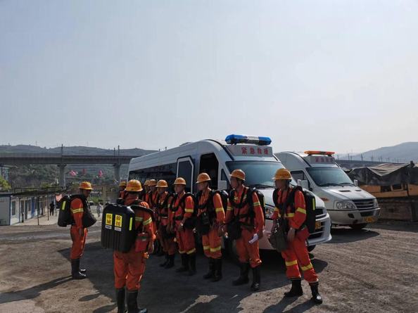 陜煤建設(shè)礦建二公司第二項目部開展火災(zāi)事故應(yīng)急救援演練